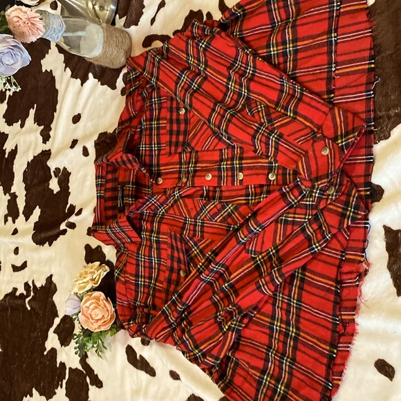 Cropped Flannel - Picture 1 of 3